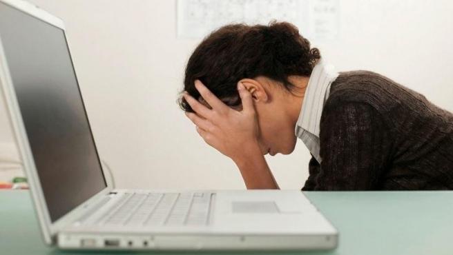 Buzón de denuncia, apoyo psicológico y anonimato: el plan que Igualdad propone frente al acoso sexual en el trabajo